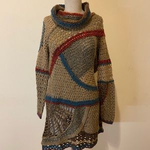 Mechant Crocheting tunic